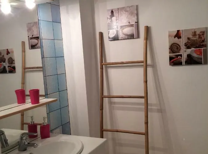 Entre Terre Et Nyaraló